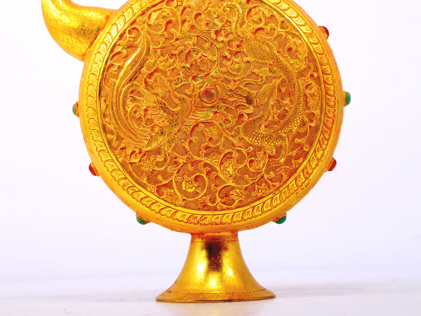 A pair of exquisite gilt bronze ewers inlaid with treasures, lotus branches and dragon and phoenix patterns, with