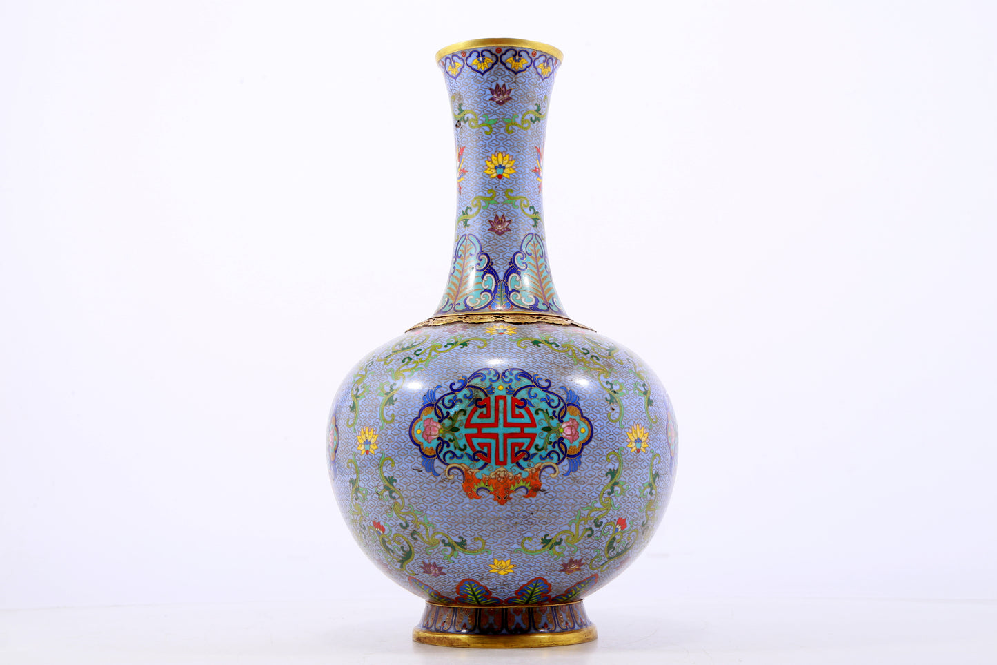 A pair of exquisite cloisonné vases with lotus pattern
