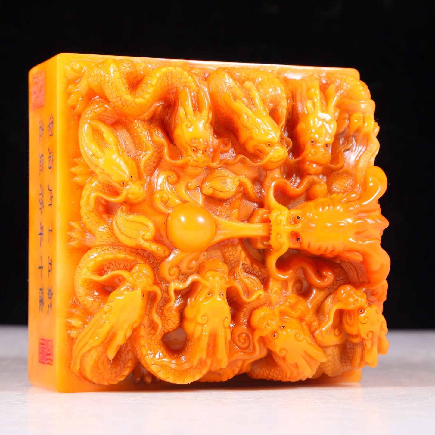 Two exquisite Tianhuang stone seals with auspicious clouds and dragon patterns