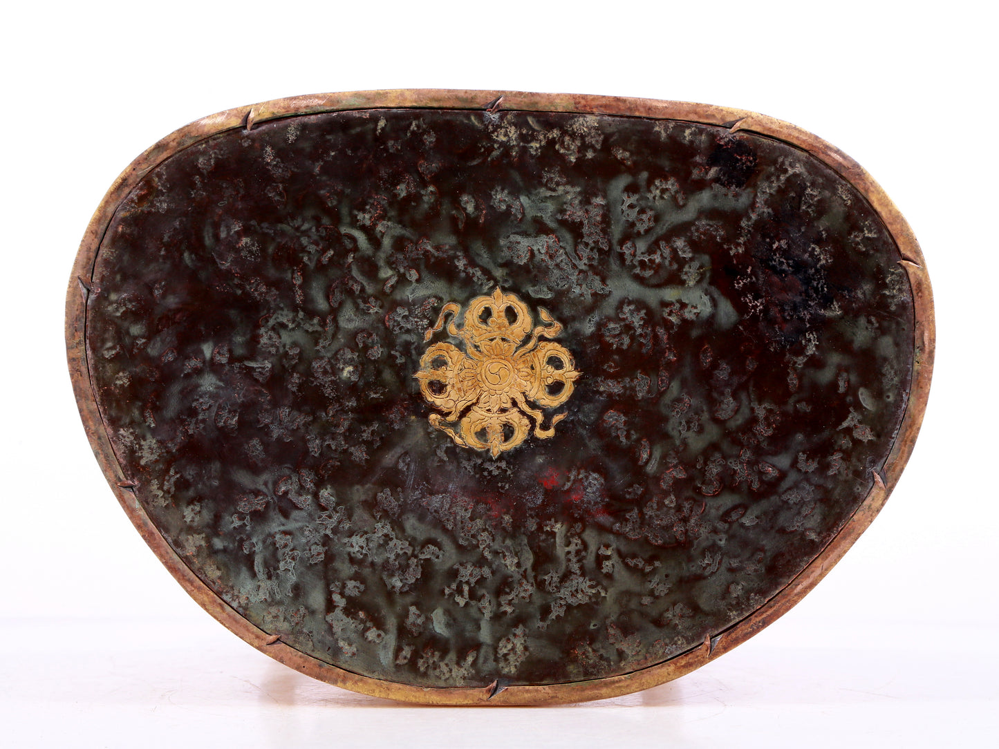 A solemn gilt bronze statue of Bodhisattva inlaid gems