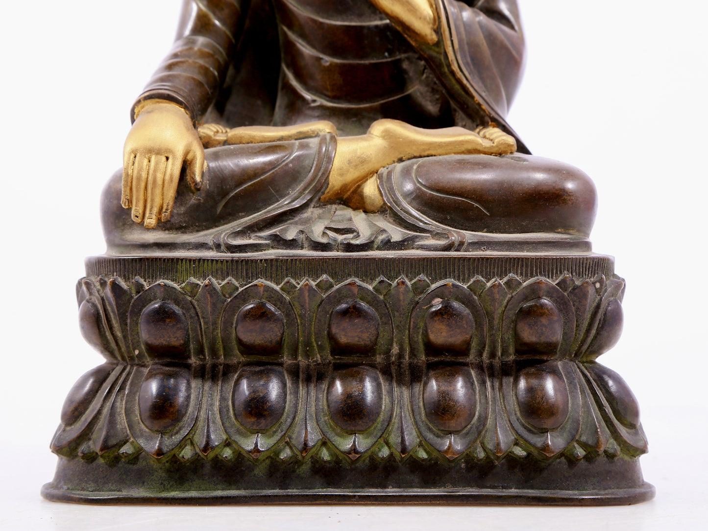 Brilliant Gilt-Bronze Figure Of Buddha Shakyamuni