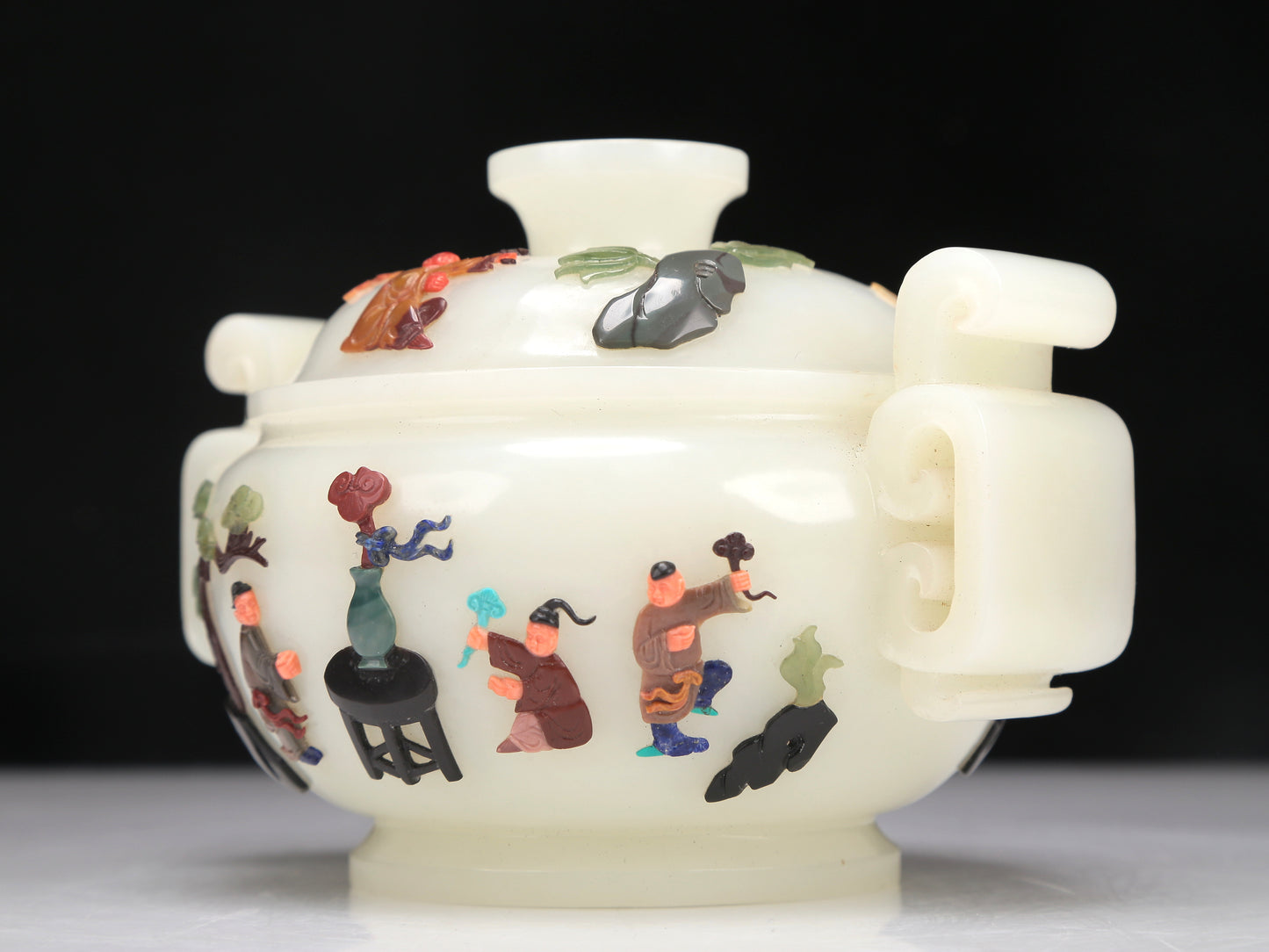 A Superb White Jade Gem-Inlaid 'Figure' Censer
