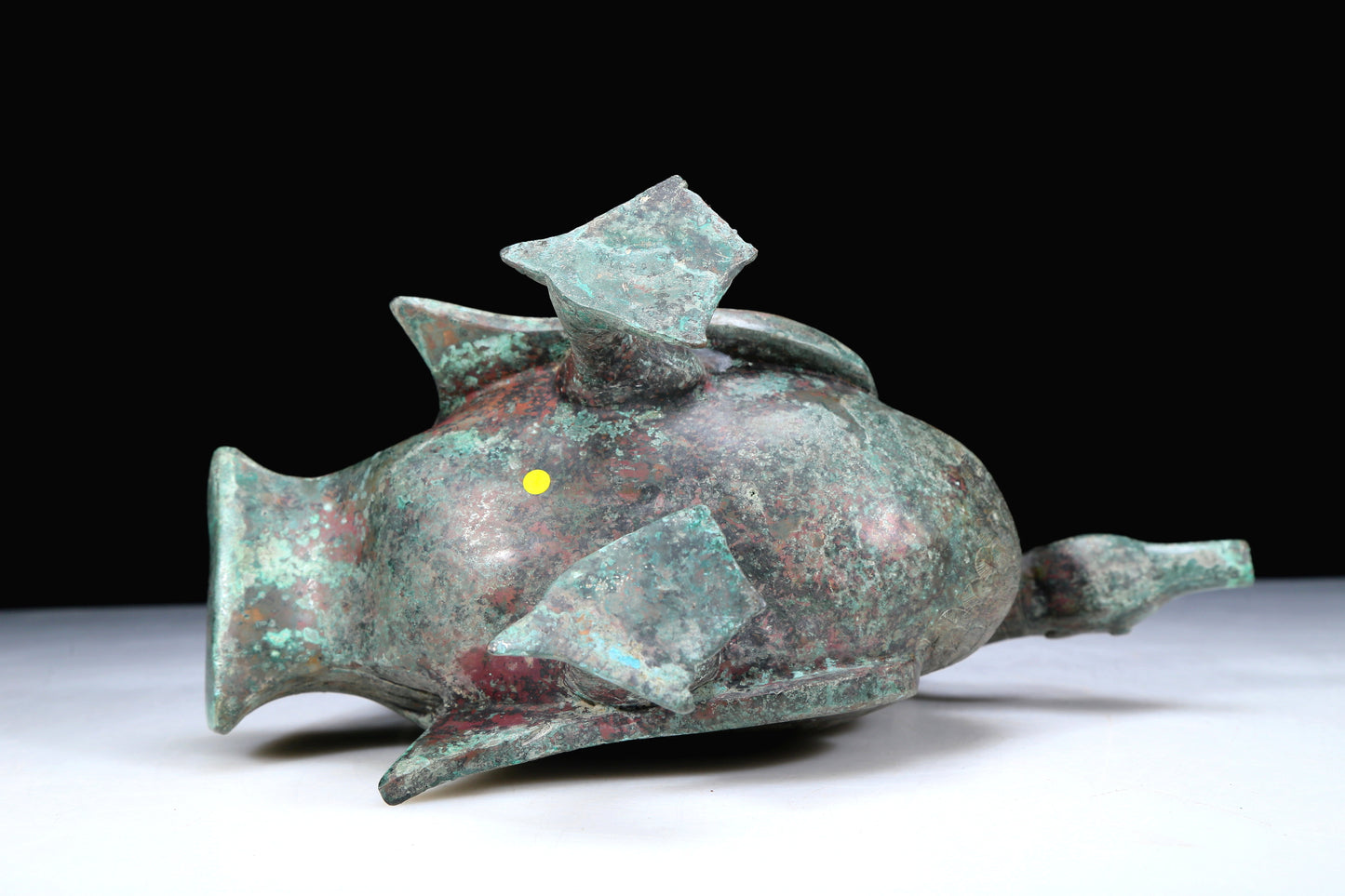 An Archaic Bronze Duck-Form Pot With Inscriptions And An Overhead Handle