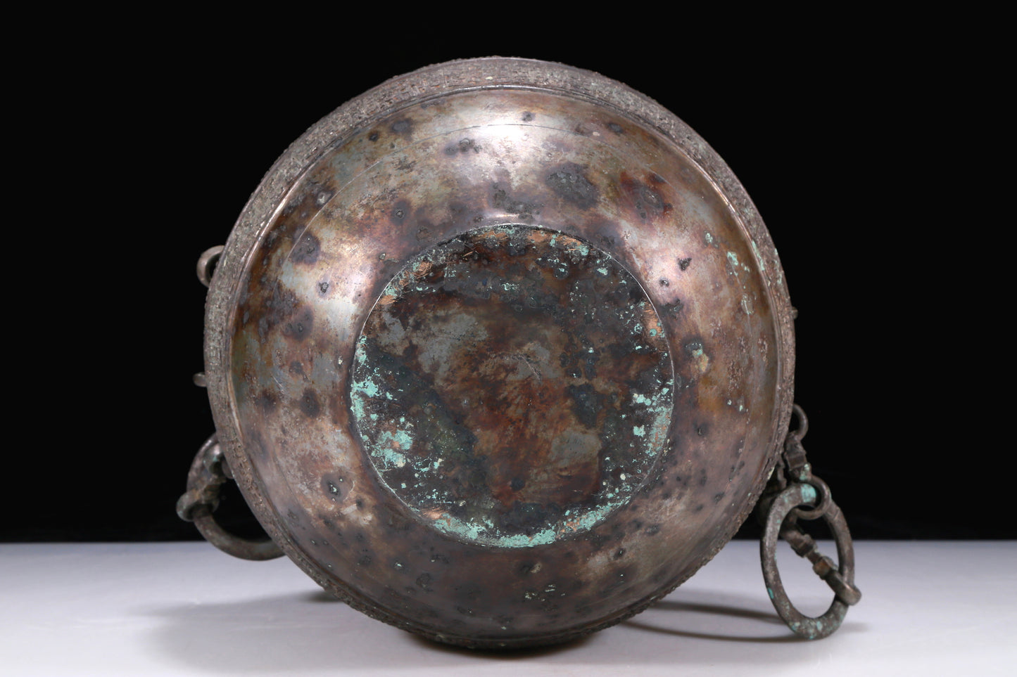 An Excellent Bronze 'Dragon' Jar With Inscriptions
