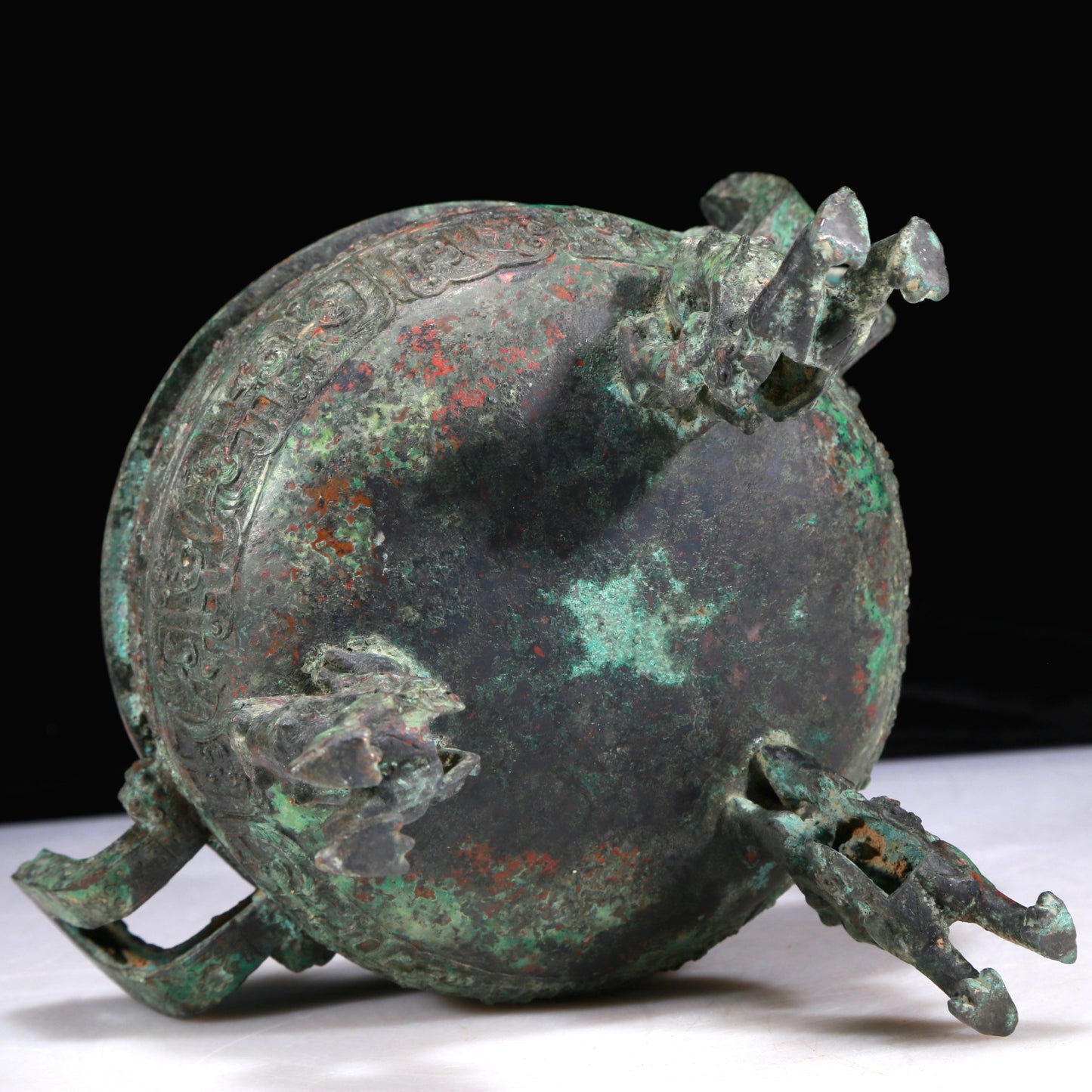 An Excellent Bronze 'Auspicious Beast' Tripod Censer And Cover
