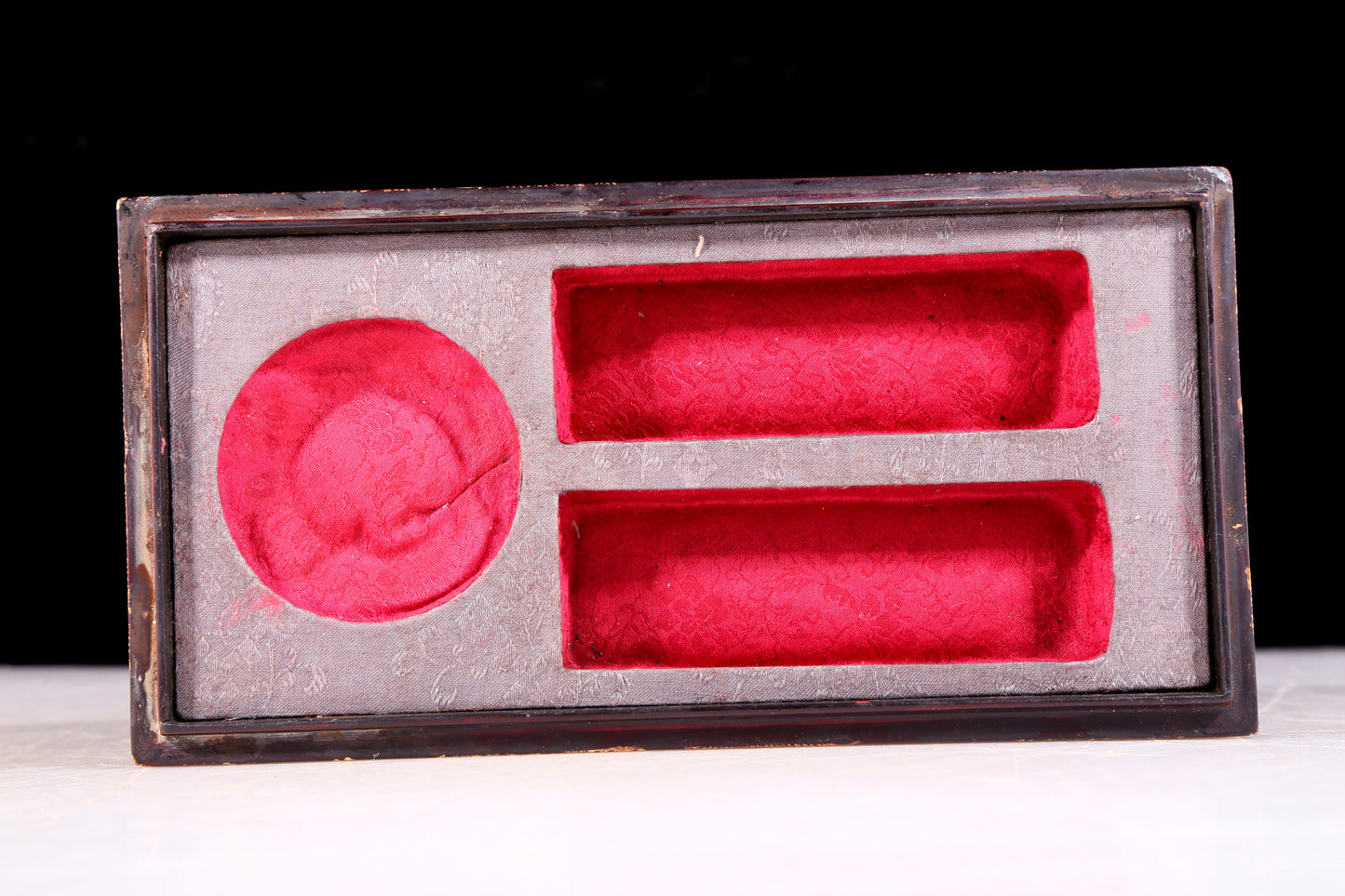 A set of exquisite Tianhuang stone seals with dragon and phoenix patterns