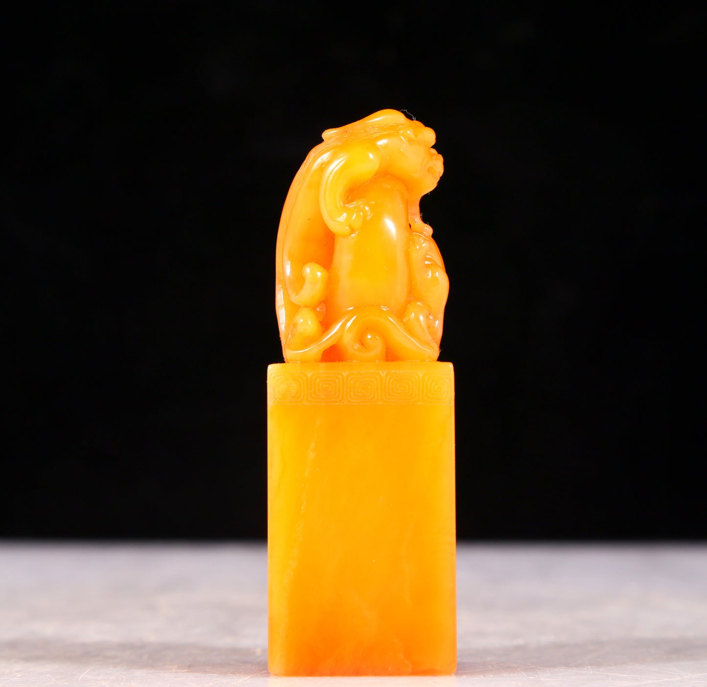 An exquisite Tianhuang stone Chilong seal