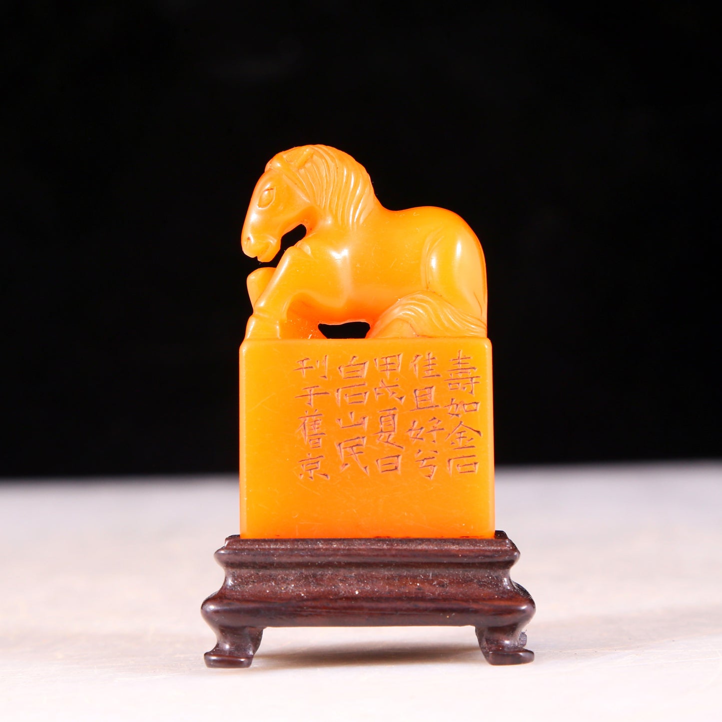 An exquisite Tianhuang stone horse seal seal