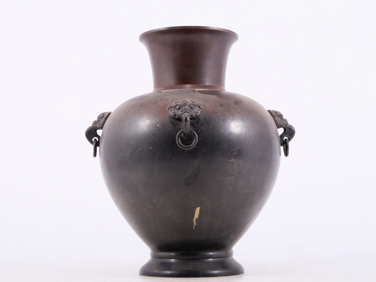 An exquisite bronze animal ear bottle