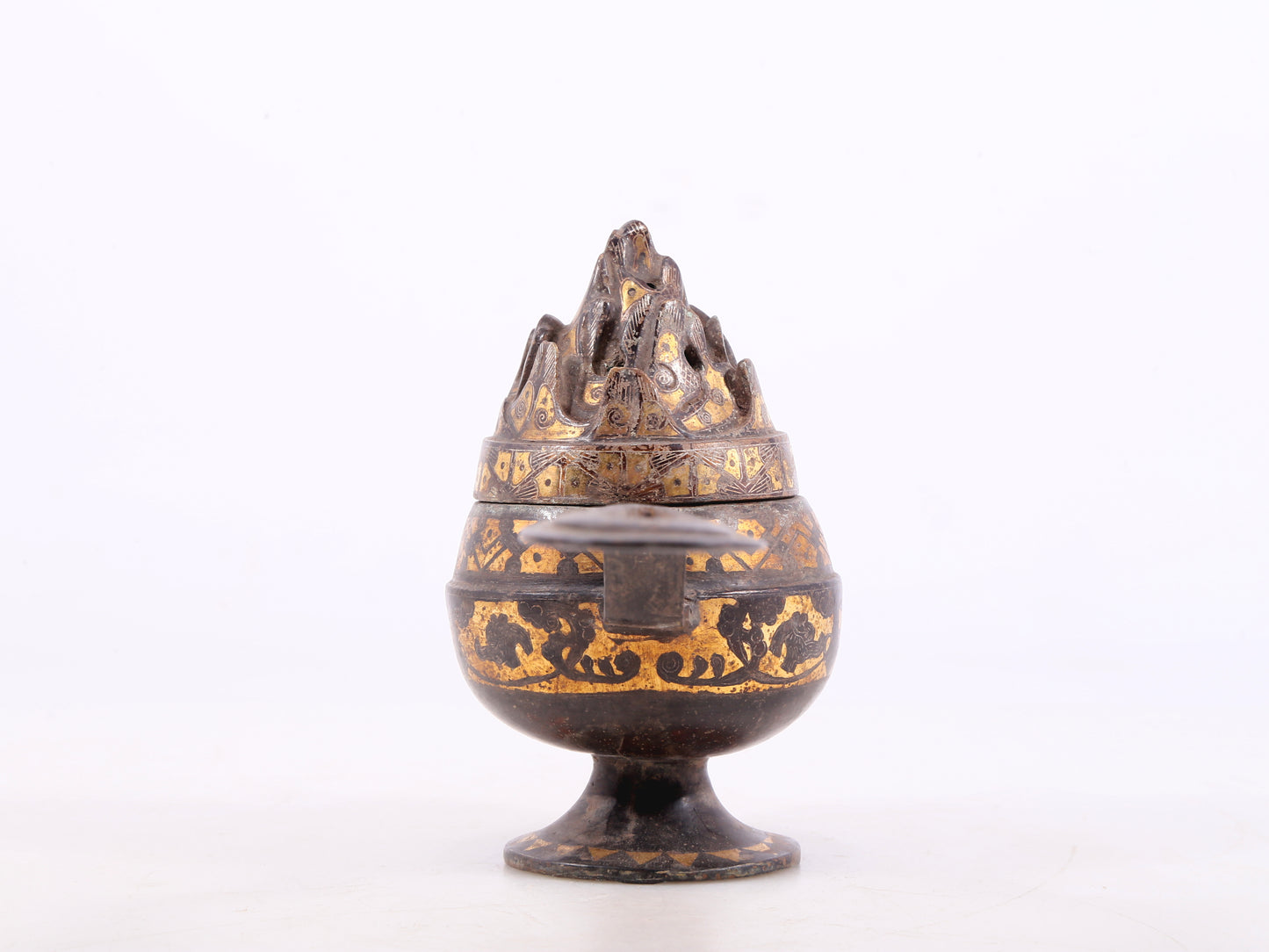 An exquisite bronze censer with gold and silver phoenix and floral patterns