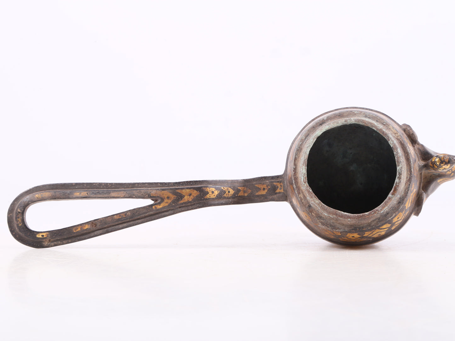 An exquisite bronze censer with gold and silver phoenix and floral patterns