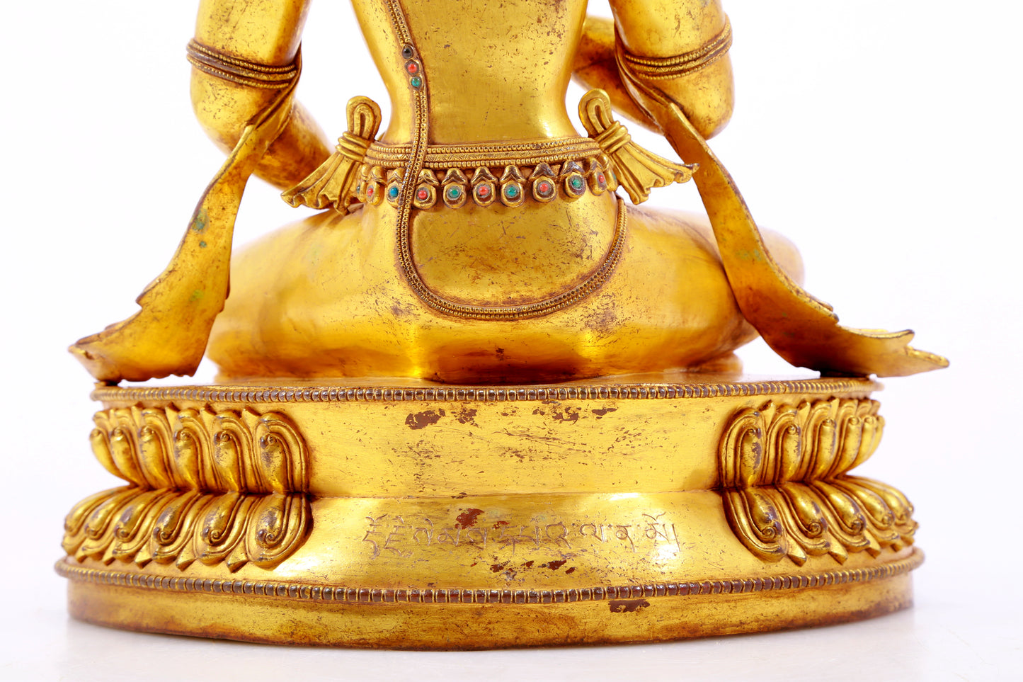 A solemn gilt bronze statue of Vajrasattva inlaid with hundreds of treasures