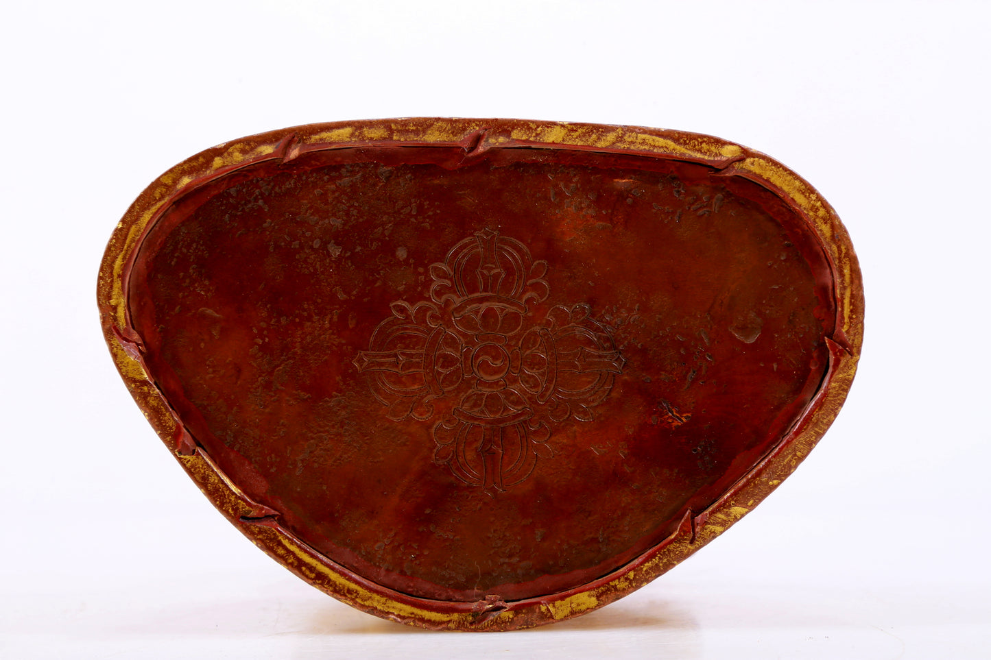 A solemn gilt bronze statue of Vajrasattva inlaid with hundreds of treasures