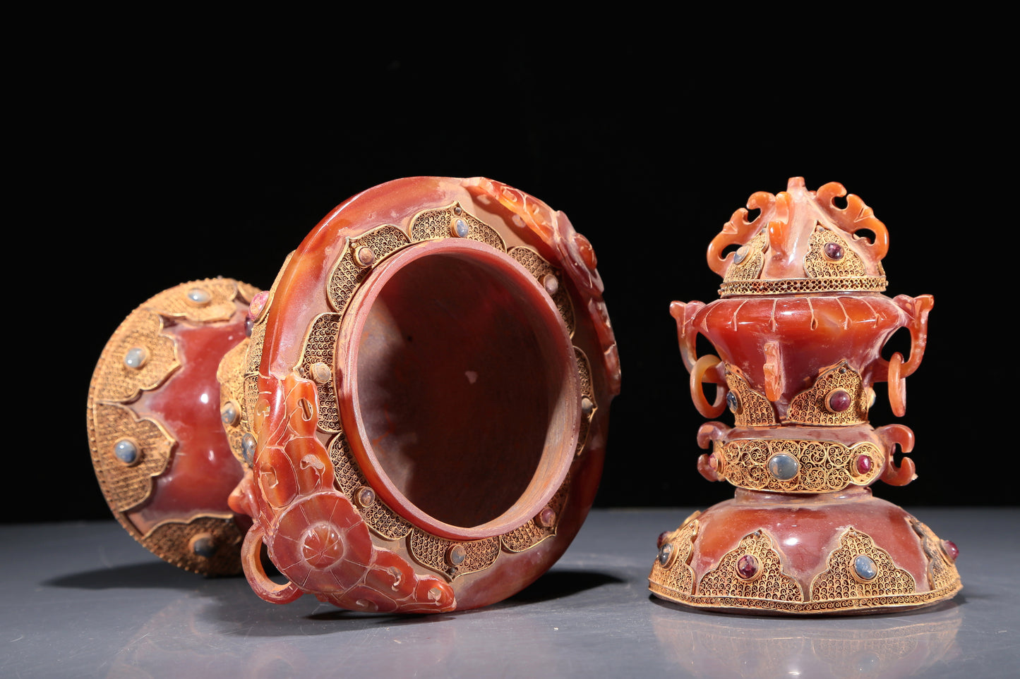 A Magnificent Agate Gold-Mounted Gem-Inlaid Flower-Handled Censer