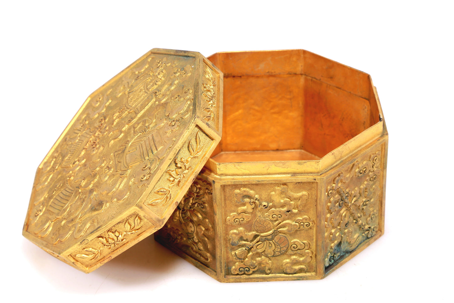 A Wonderful Gilt-Bronze 'Auspicious Cloud& Weapons Of The Eight Immortals' Box