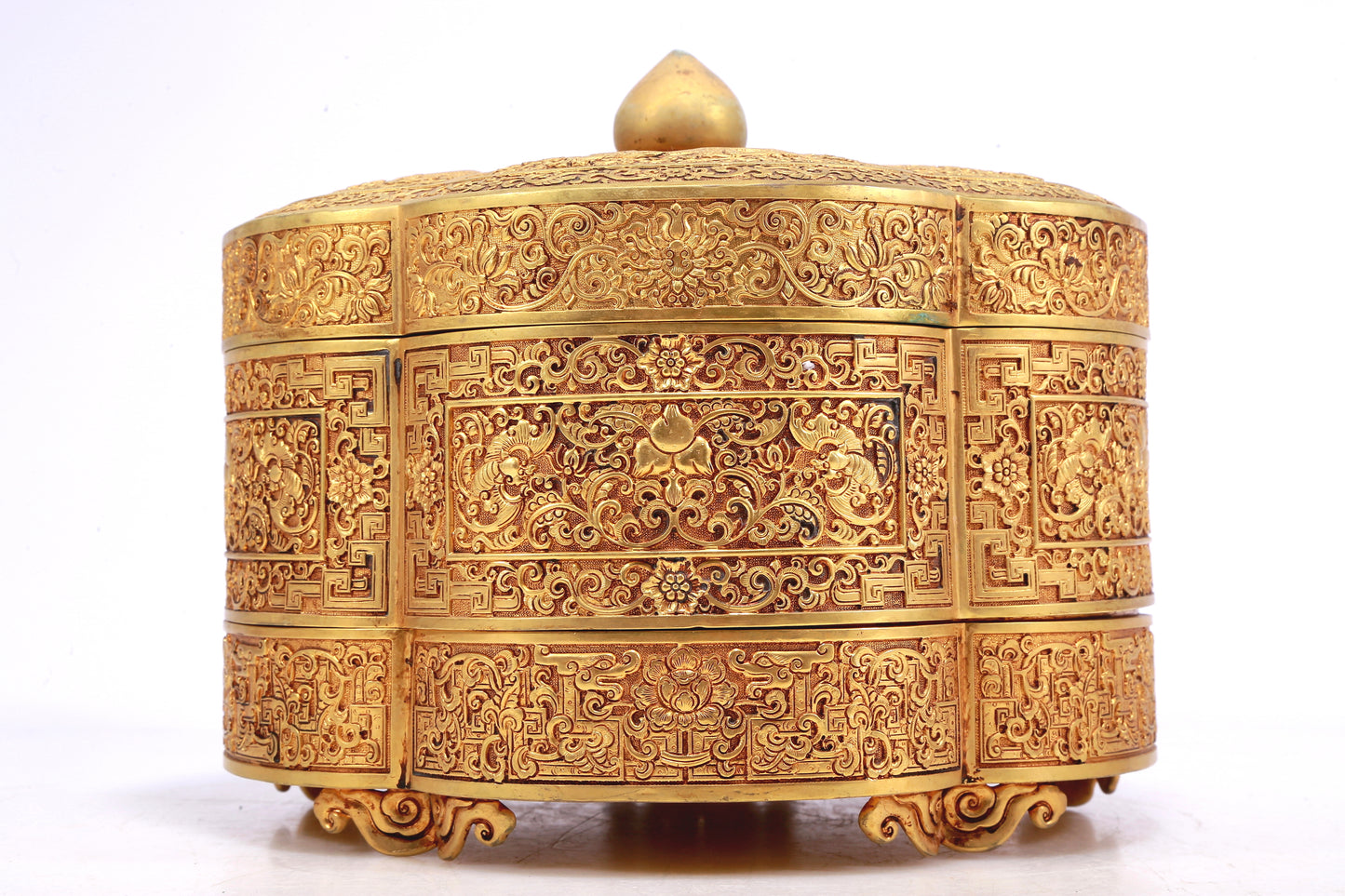 A Wonderful Gilt-Bronze 'Dragon& Auspicious Cloud' Box