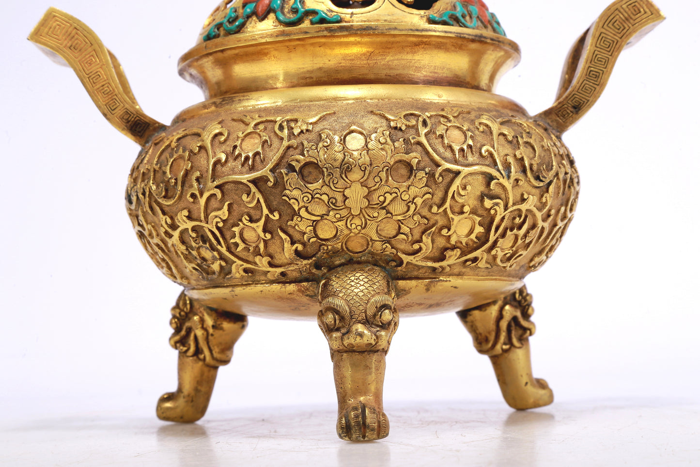 An Excellent Gilt-Bronze Gem-Inlaid 'Scrolling Lotus' Censer And Cover