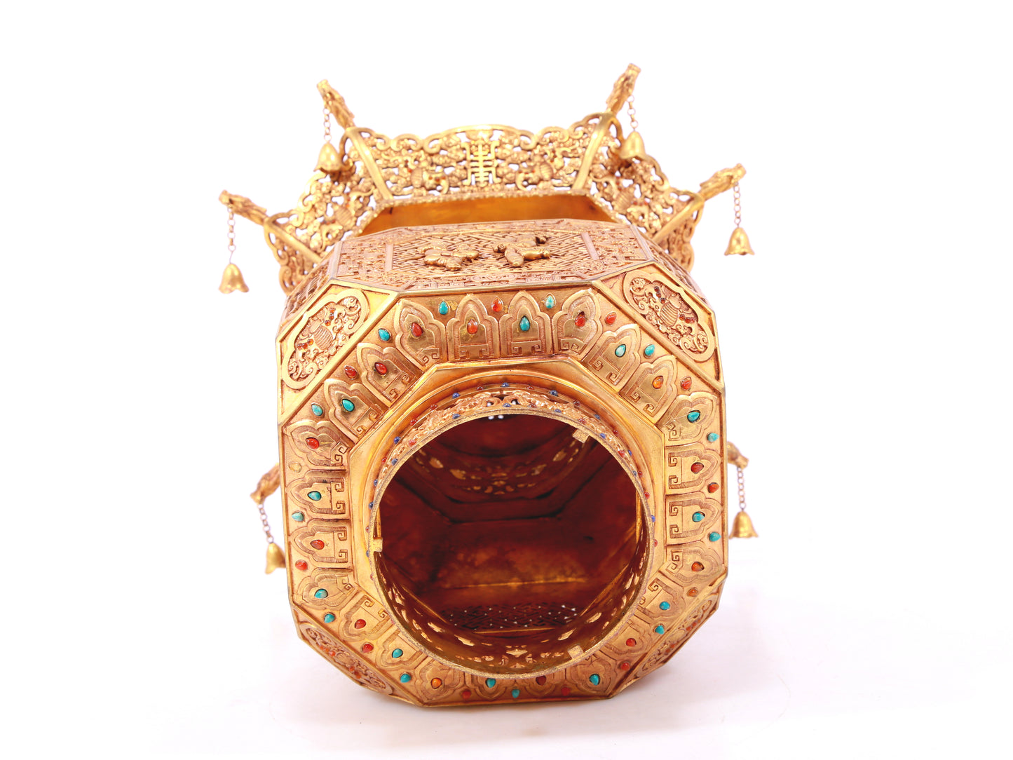 A precious gilt bronze palace lantern with auspicious clouds and dragon pattern