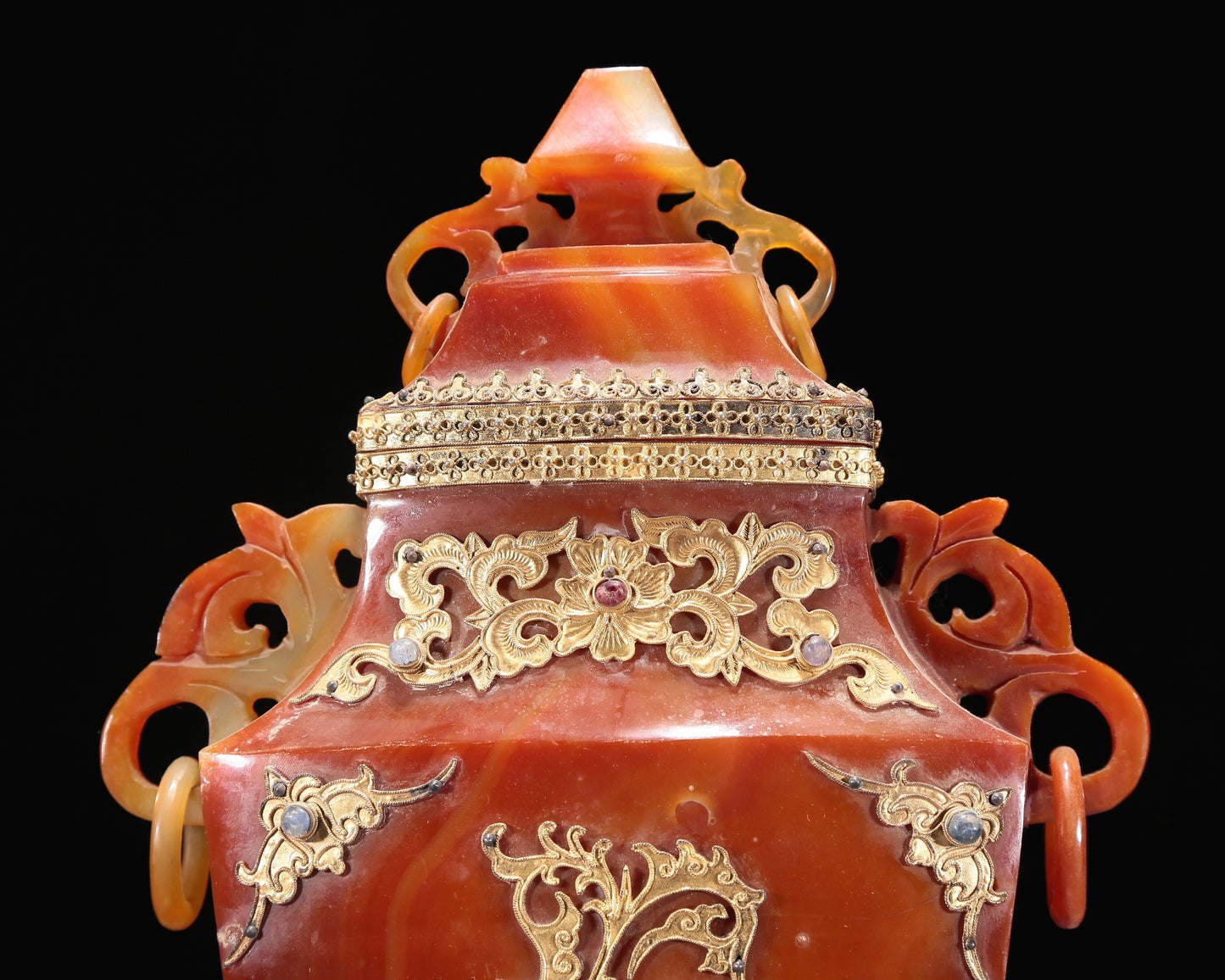 Brilliant Agate Gold-Mounted 'Flower& Dragon' Vase And Cover