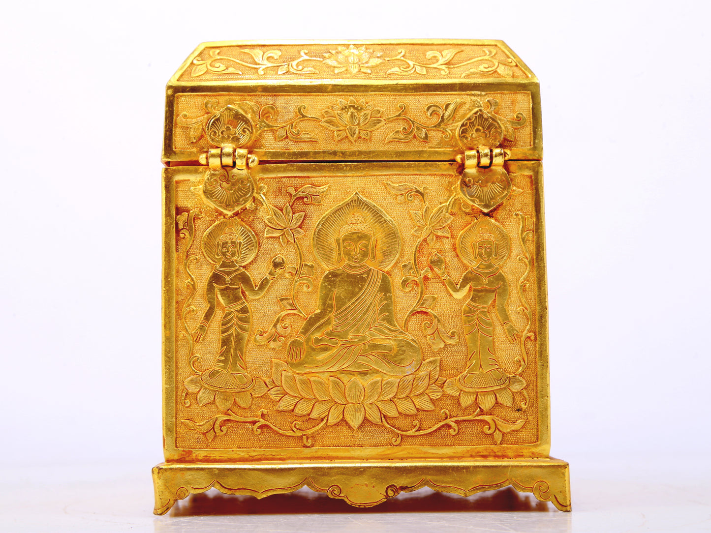 An exquisite gilt bronze image box of Gautama Buddha