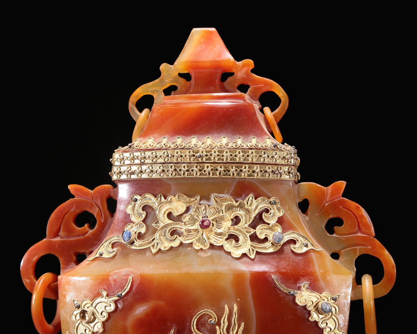 Brilliant Agate Gold-Mounted 'Flower& Dragon' Vase And Cover