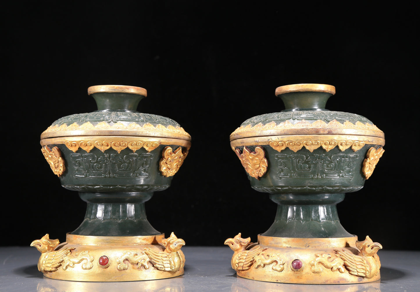 A Precious Pair Of Jasper Gold-Mounted 'Animal Mask' Bowls And Covers With Gilt-Bronze 'Phoenix' Stands