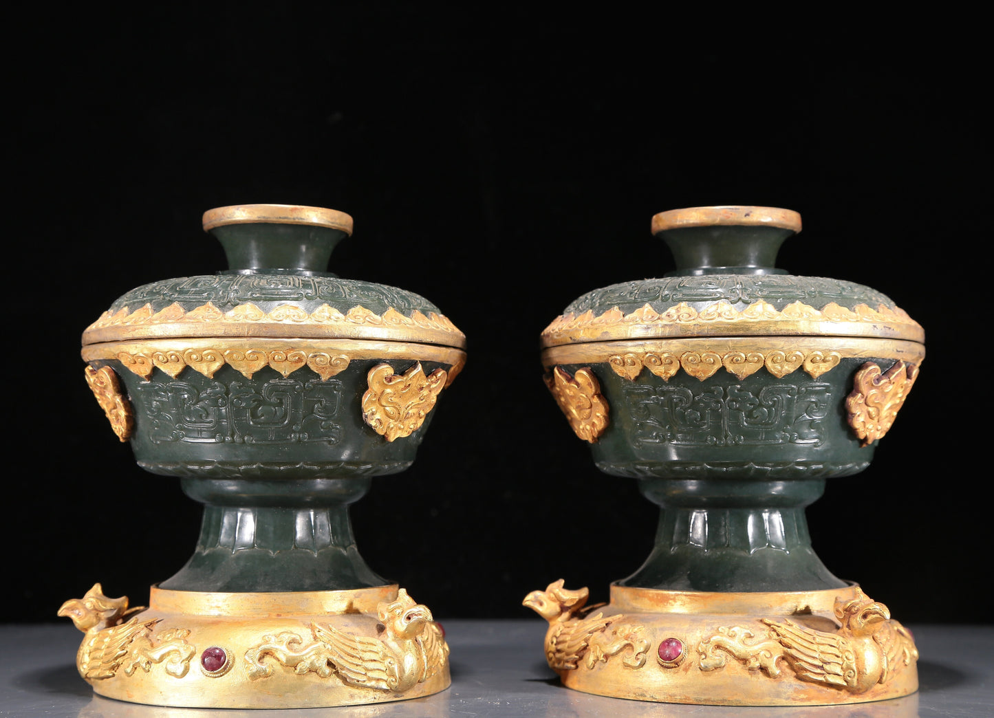 A Precious Pair Of Jasper Gold-Mounted 'Animal Mask' Bowls And Covers With Gilt-Bronze 'Phoenix' Stands