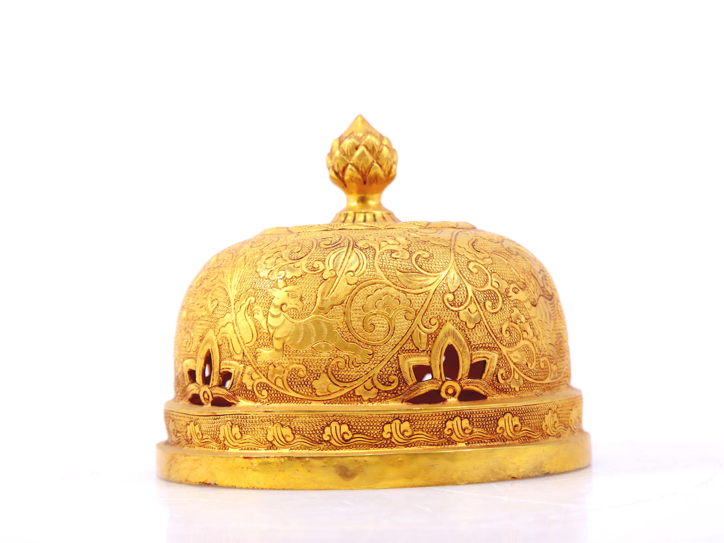 An exquisite gilt bronze censer with lotus, auspicious and animal patterns and a lid