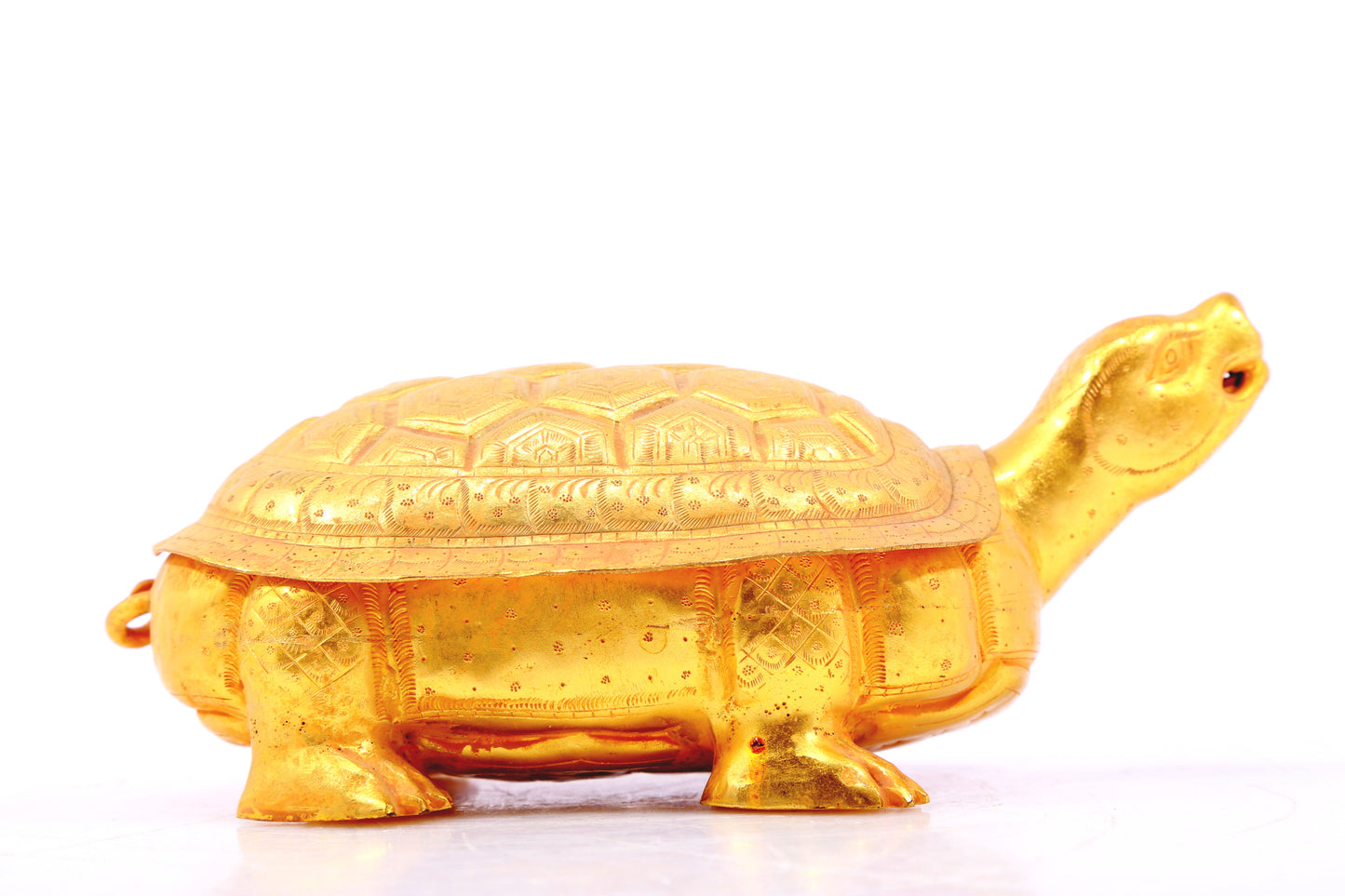 An exquisite gilt bronze animal-shaped box