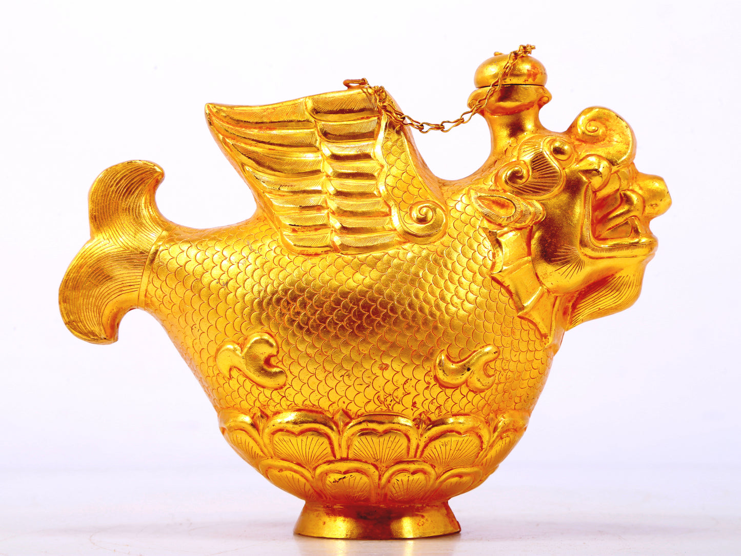 An exquisite gilt bronze vase with auspicious animal patterns,