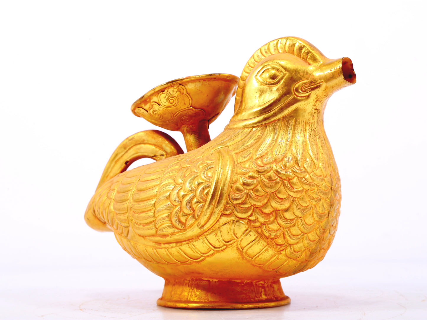 A pair of exquisite gilt bronze bird-shaped ewers