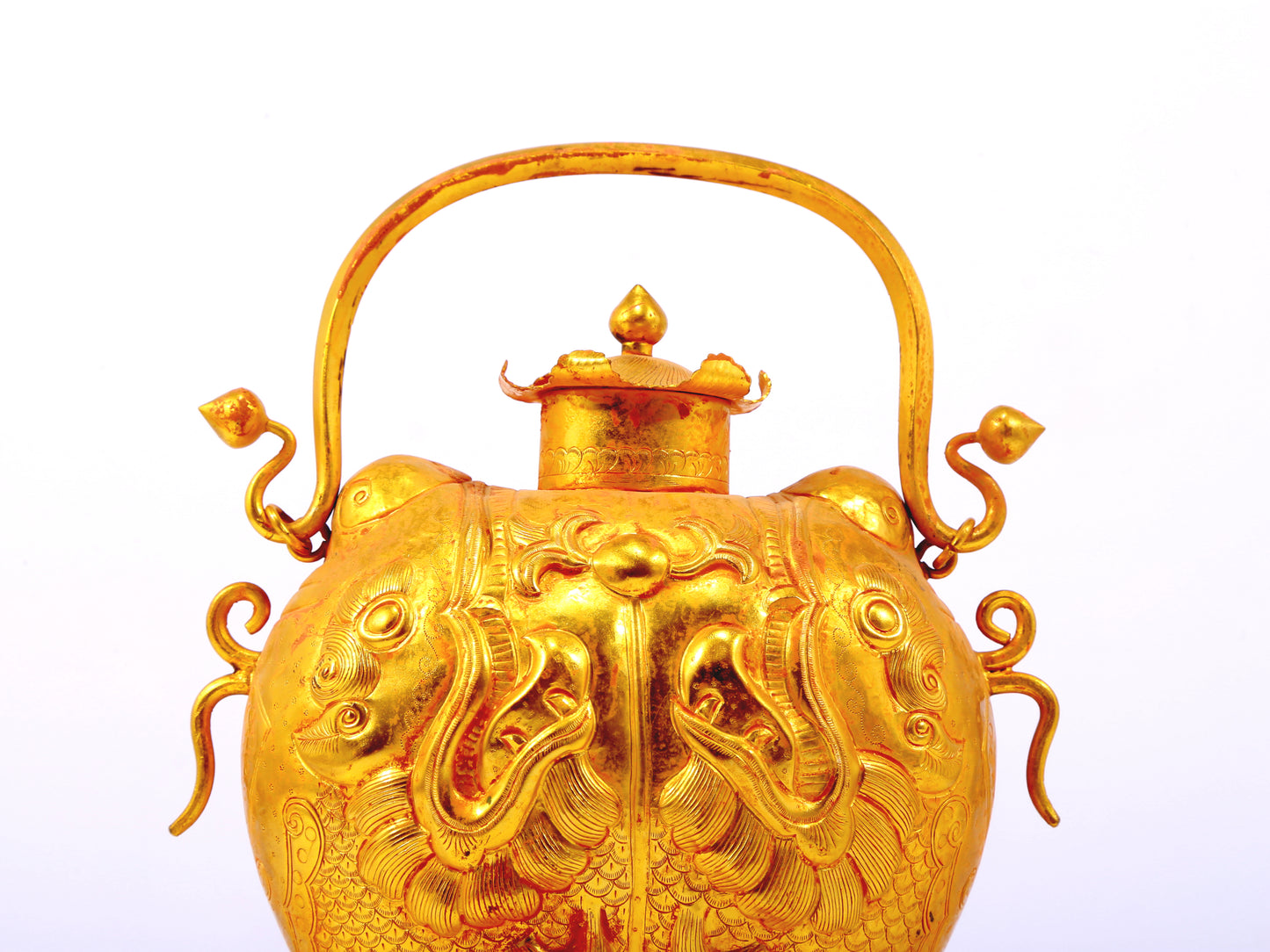 An exquisite gilt bronze fish-shaped bottle,