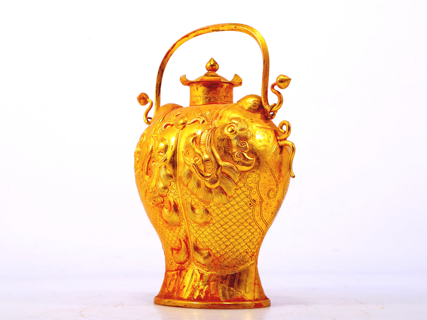 An exquisite gilt bronze fish-shaped bottle,