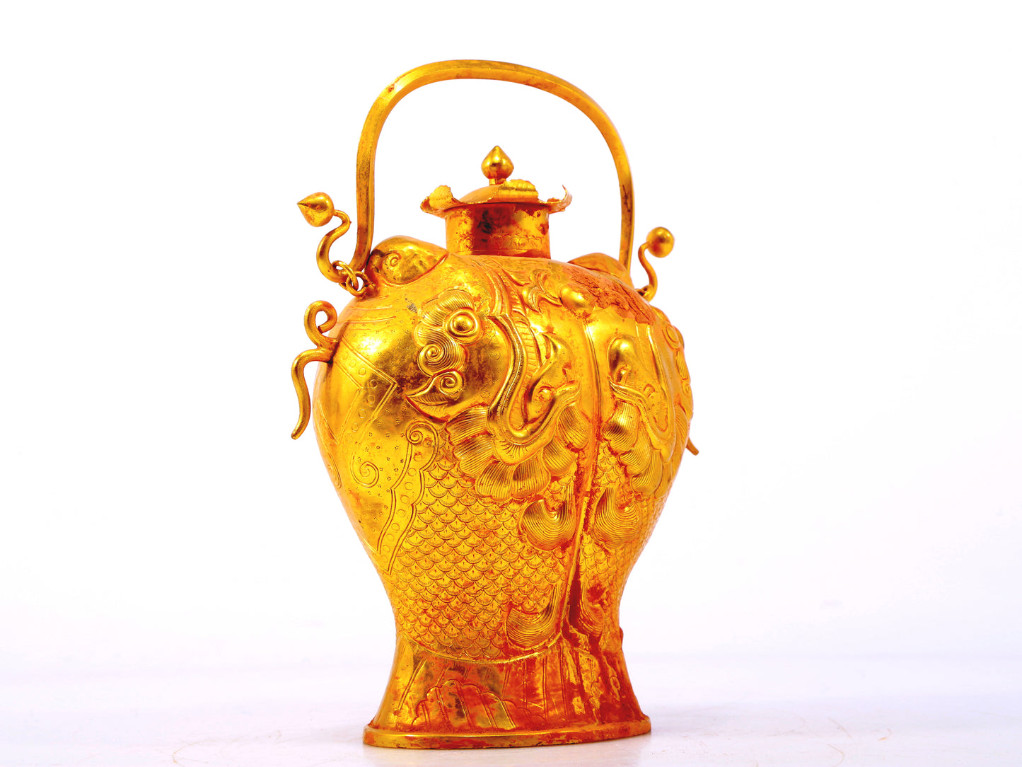 An exquisite gilt bronze fish-shaped bottle,