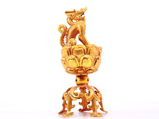 An exquisite gilt bronze dragon ornament