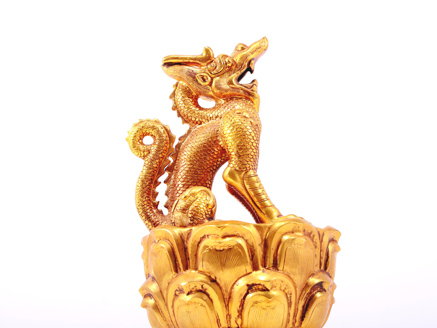 An exquisite gilt bronze dragon ornament