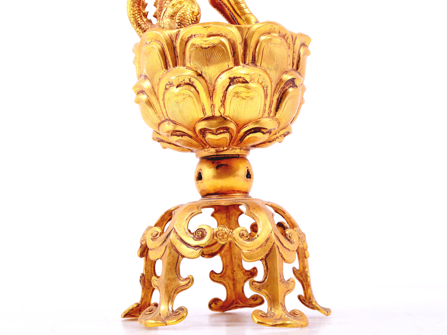 An exquisite gilt bronze dragon ornament