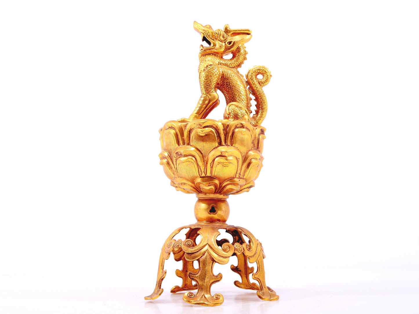 An exquisite gilt bronze dragon ornament