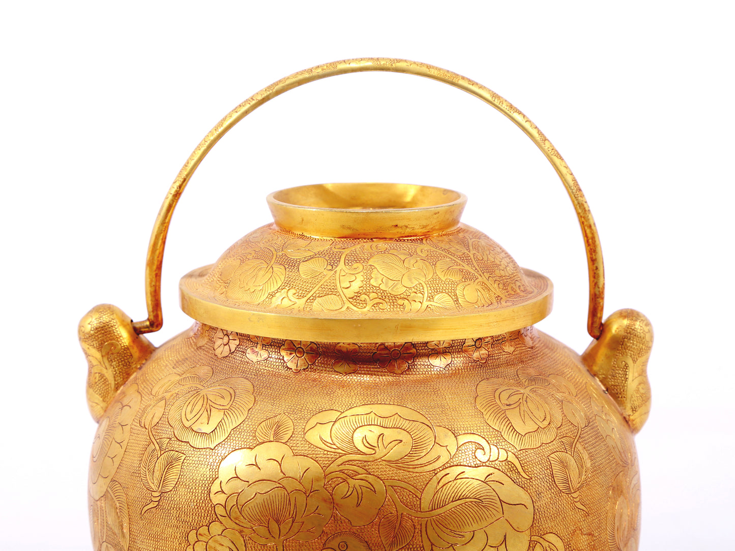 An exquisite gilt bronze jar with flower and bird patterns and lid