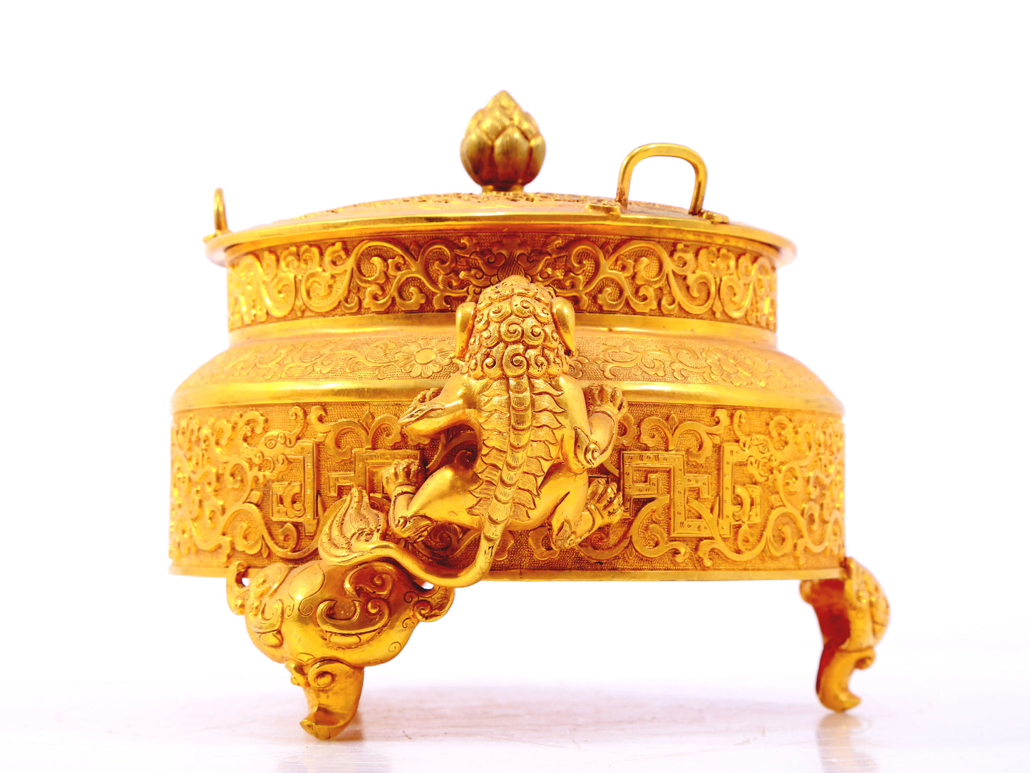 An exquisite gilt bronze censer with two ears and three legs inlaid with hundreds of treasures and lotus pattern, with a lid.