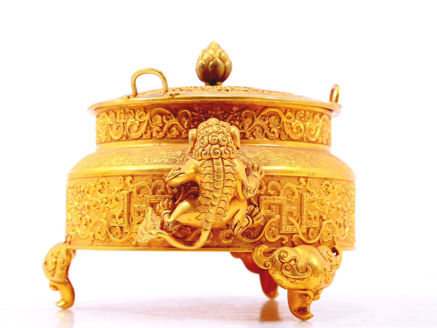 An exquisite gilt bronze censer with two ears and three legs inlaid with hundreds of treasures and lotus pattern, with a lid.