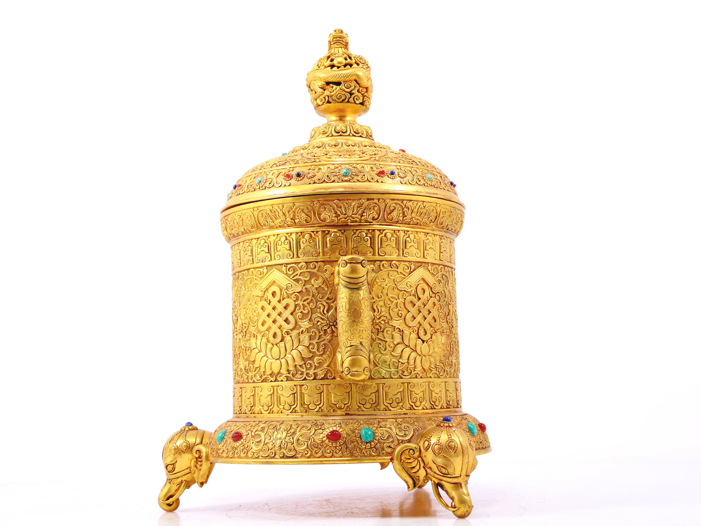 An exquisite gilt bronze double-eared tripod jar with a lid inlaid with hundreds of treasures and entwined lotus patterns.