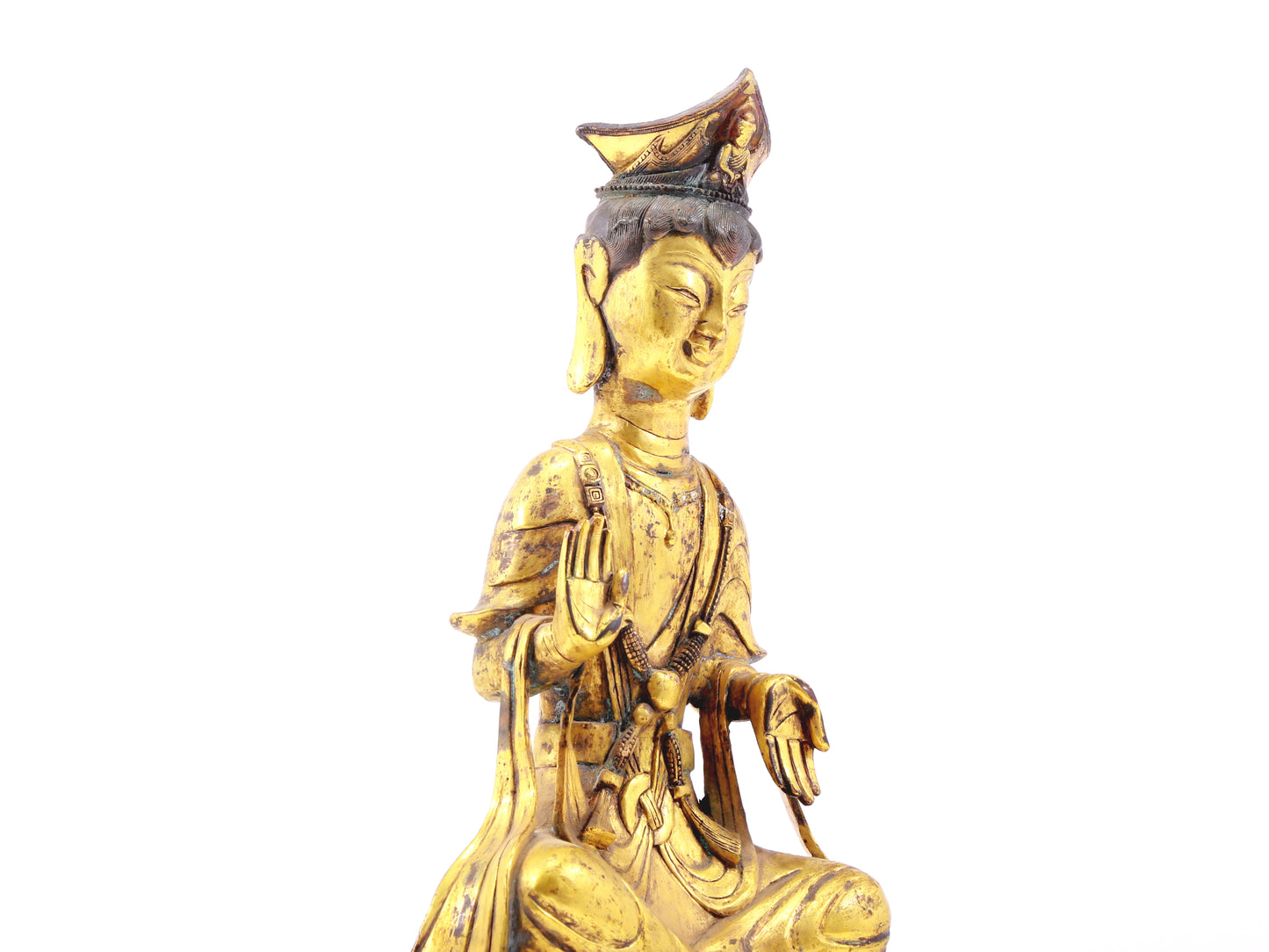 A serene gilt bronze statue of Bodhisattva