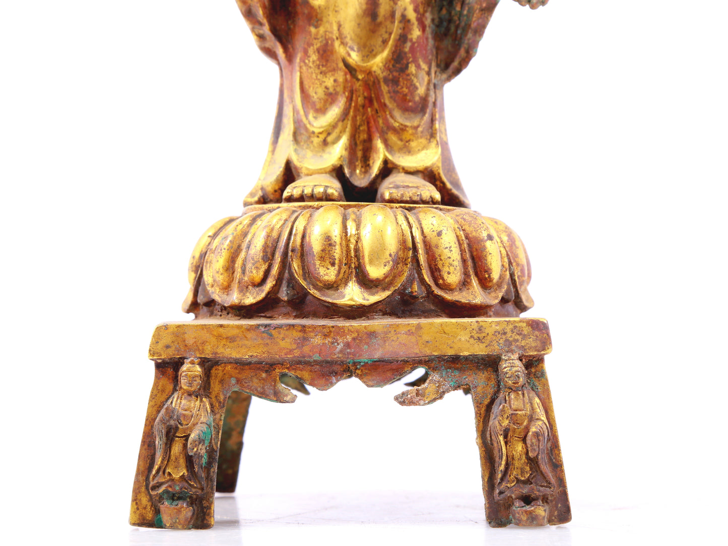 A serene gilt-bronze Tathagata statue