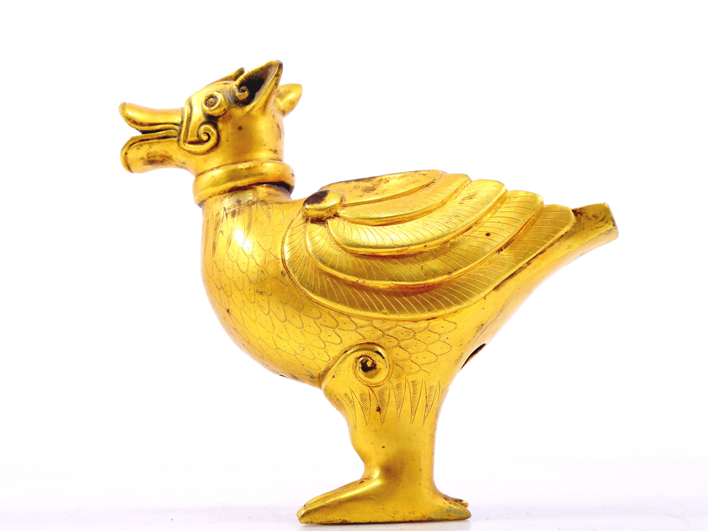 An exquisite gilt bronze animal ornament