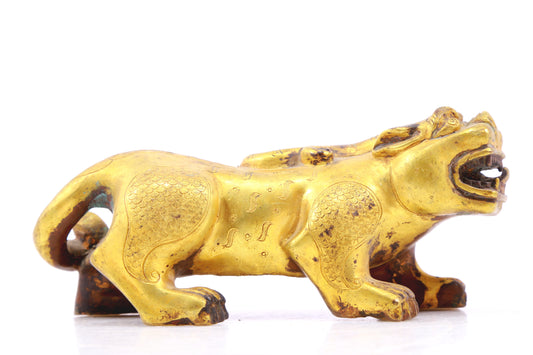 An exquisite gilt bronze animal ornament