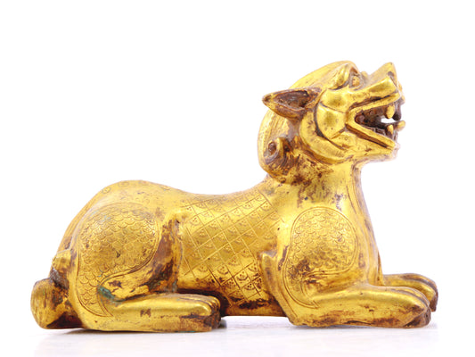 An exquisite gilt bronze animal ornament