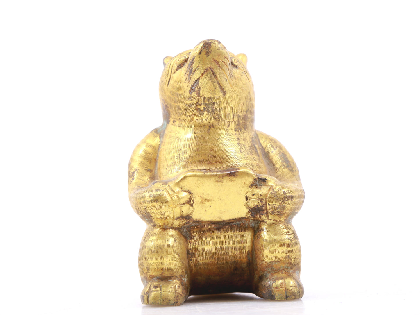 An exquisite gilt bronze bear ornament