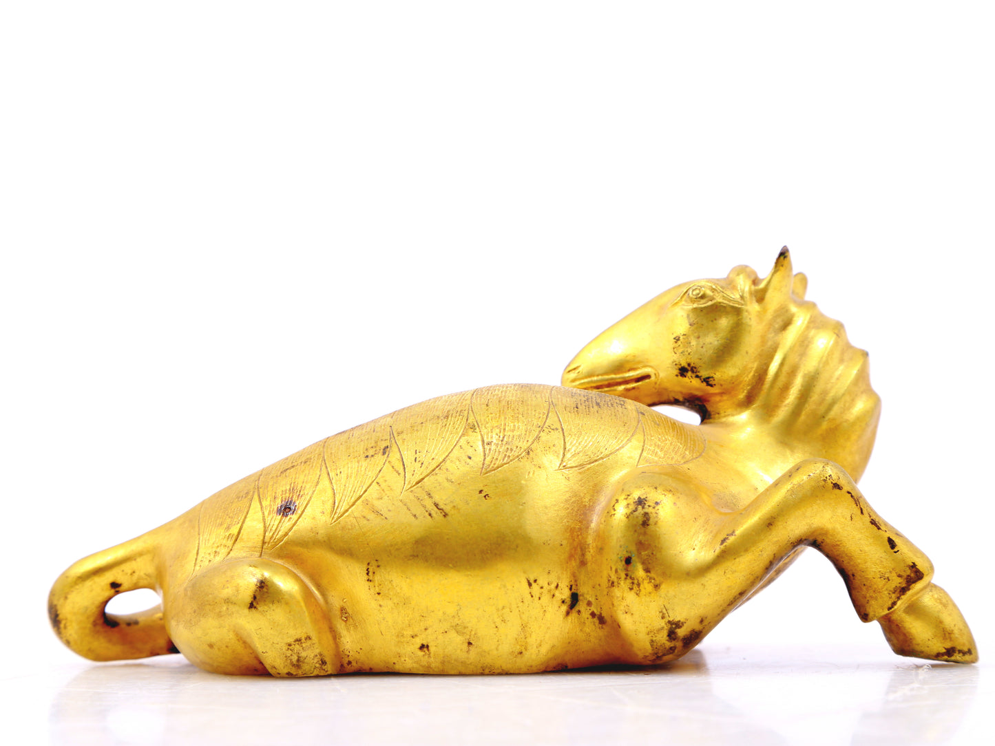 An exquisite gilt bronze animal ornament