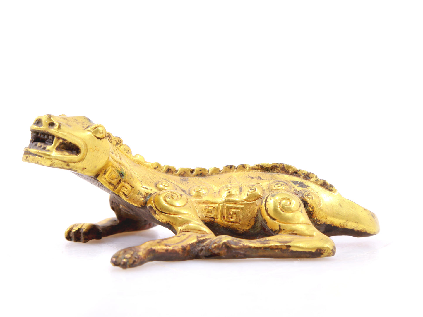 An exquisite gilt bronze animal ornament